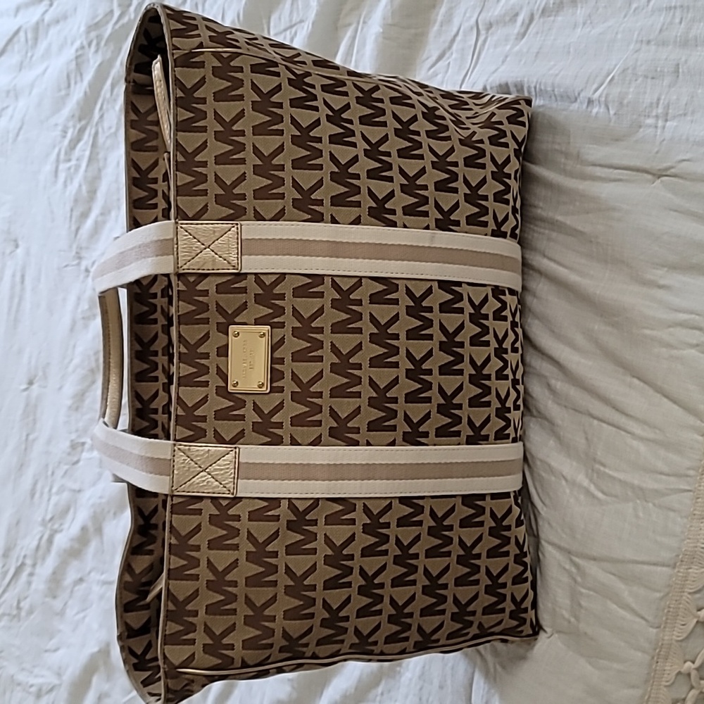 NWT Michael Kors XL travel bag - Picture 3 of 5